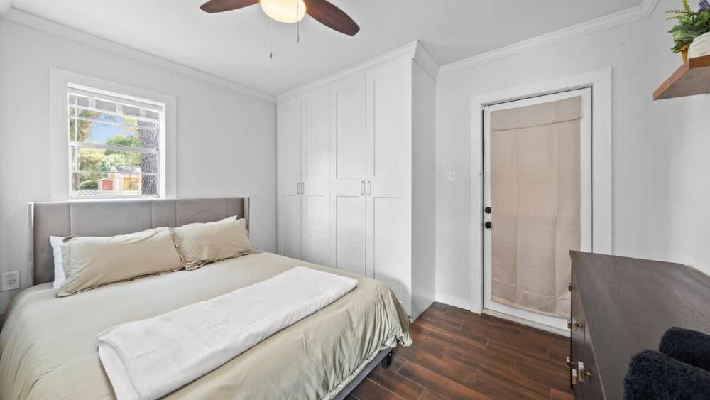 Comfy Modern Farmhouse Cottage w/ Private Patio!